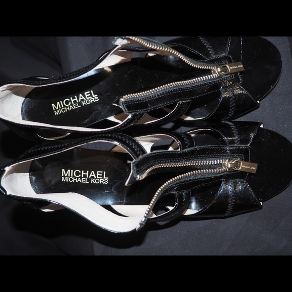 Shoes - Picture 8 of 10